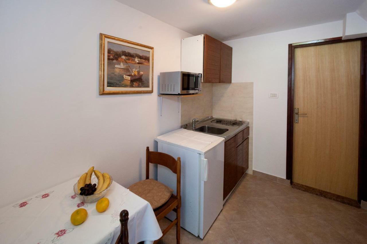 Mihaela Apartments Πόρετς Εξωτερικό φωτογραφία